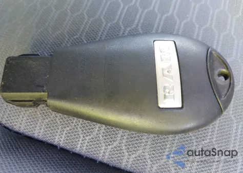 2018 Ram 1500 Express 4X4 6'4 Box из США, поврежденный, VIN 1C6RR7FG3JS327922